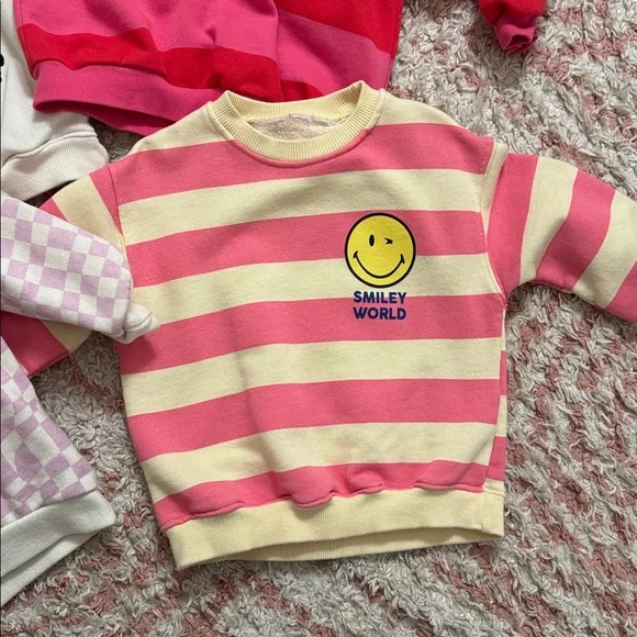 Pack of 4 - Trendy 3T sweatshirts - barely worn - Picture 2 of 9